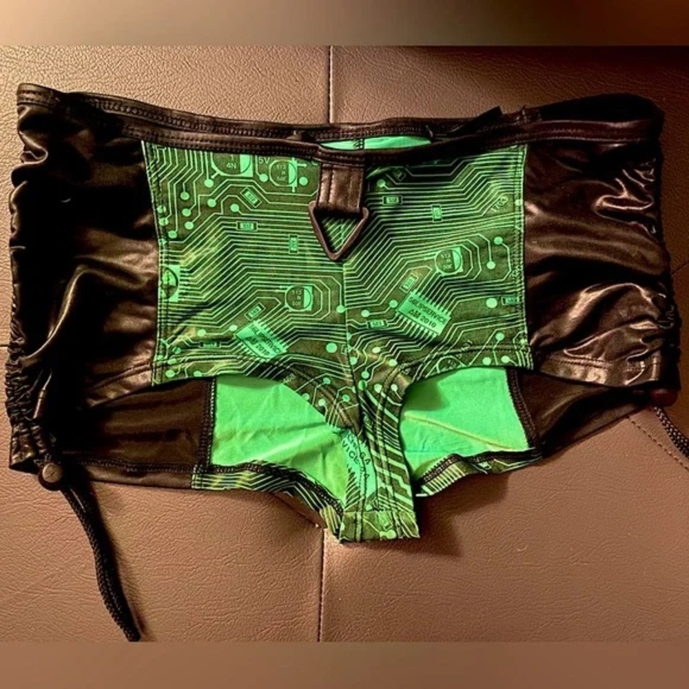 ISO ANY LIPSERVICE OR TRIPP SHORTS